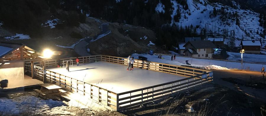 Patinoire synthetique station ski 1